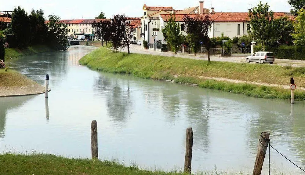 Venice Country Apartments Mira